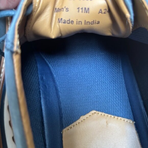 Johnston and Murphy (J&M) Braydon Plain Toe Shoes - Picture 6 of 9